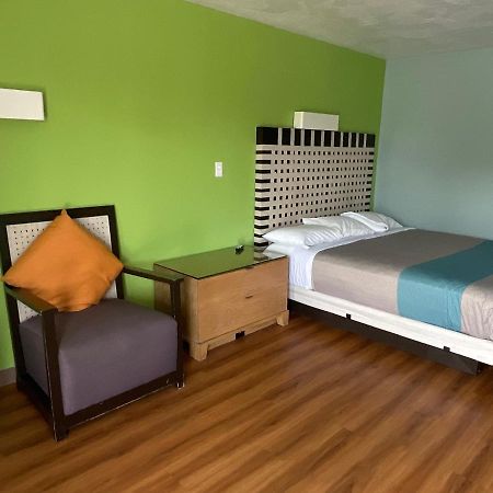 Country Yard Inn And Suites Sikeston Zewnętrze zdjęcie