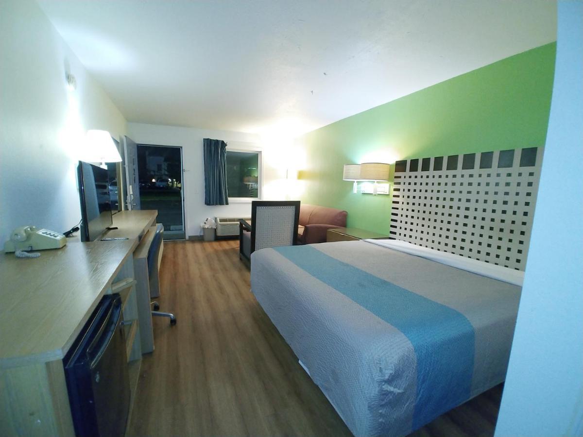 Country Yard Inn And Suites Sikeston Zewnętrze zdjęcie