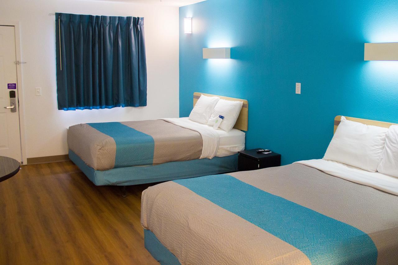 Country Yard Inn And Suites Sikeston Zewnętrze zdjęcie
