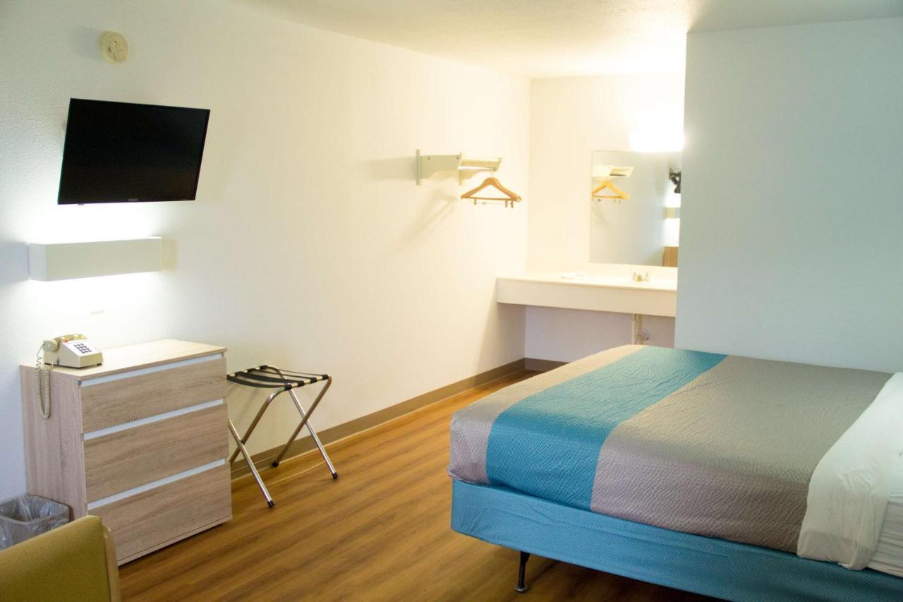 Country Yard Inn And Suites Sikeston Zewnętrze zdjęcie